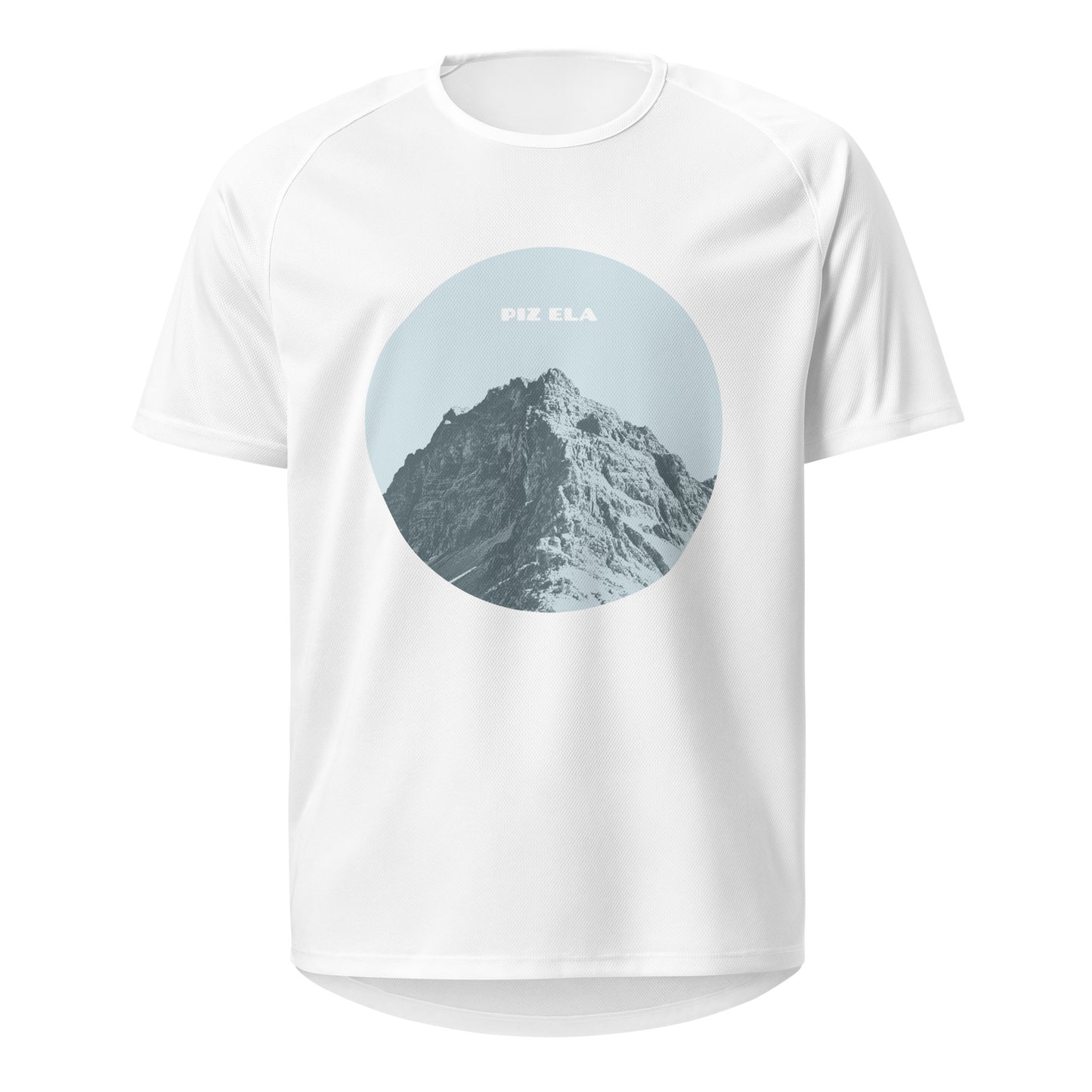 Weisses Herren-Sport-Shirt mit blauem Piz Ela Aufdruck aus atmungsaktivem Material.