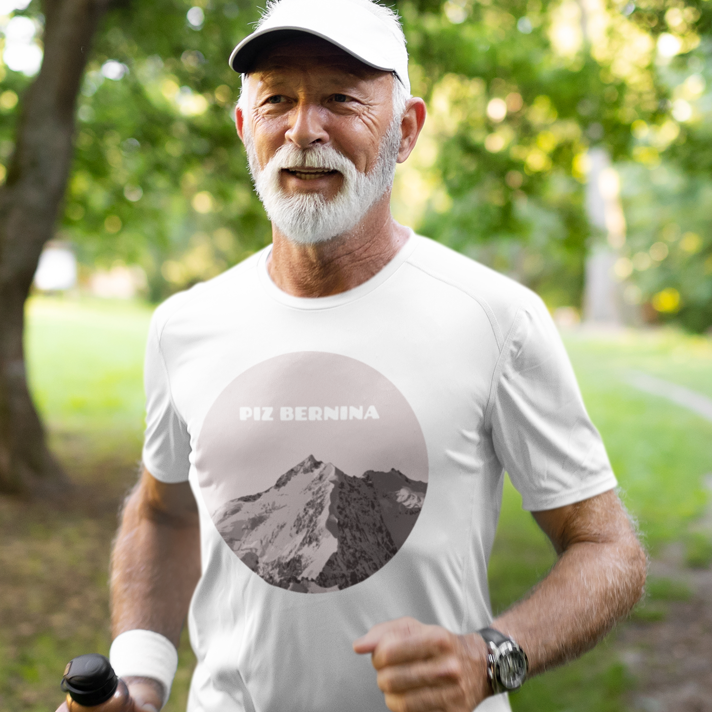 Piz Bernina Herren Sport-Shirt in Rot, getragen von Jogger