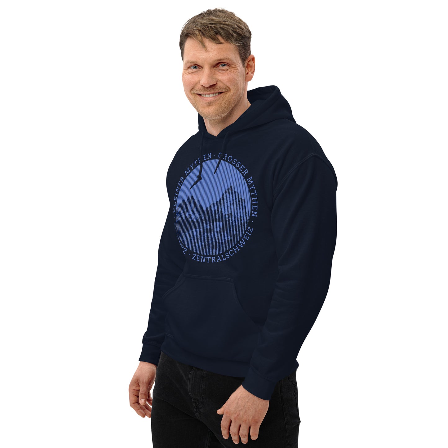 Zentralschweizer Bursche mit navyblauem Hoodie mit den Mythen.