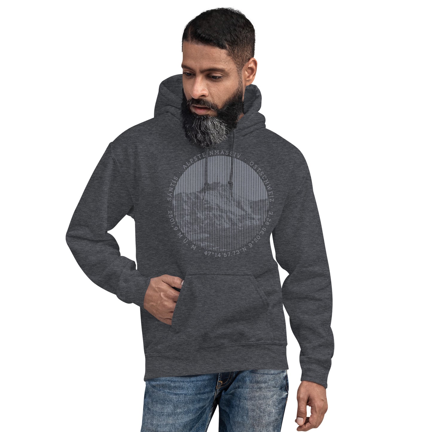 Dunkelgrau melierter Herren Hoodie von Vallada mit Säntis-Aufdruck, getragen von einem Bergfreund.