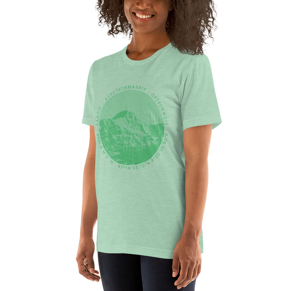 Mintgrün meliertes Damen T-Shirt mit Säntis-Gipfel-Print, getragen von einer Frau, die ihre Liebe zu den Alpen zeigt.