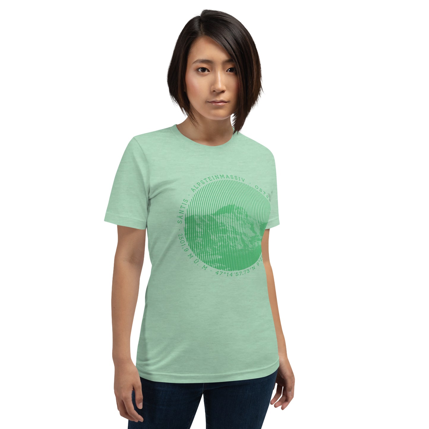 Mintgrün meliertes Damen T-Shirt von Vallada mit Säntis-Gipfel-Aufdruck, getragen von einer Bergfreundin.