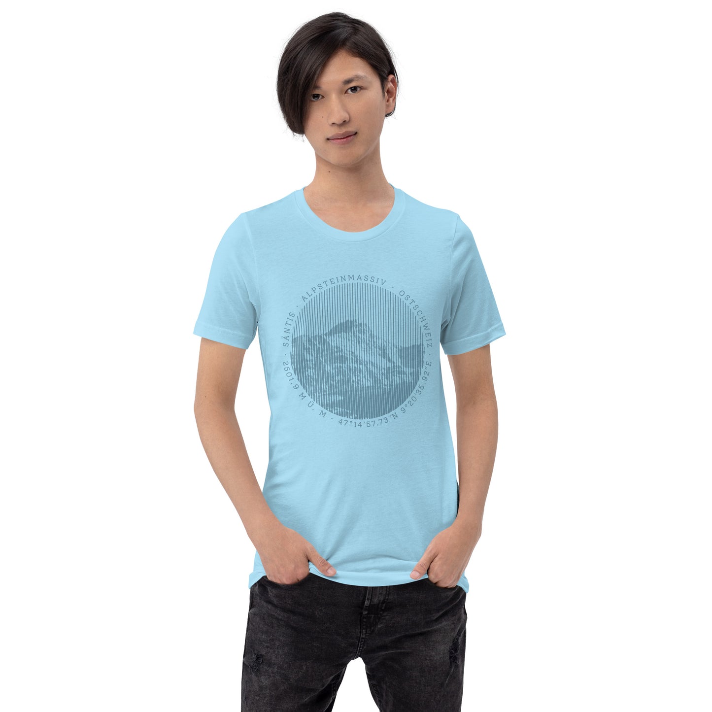 Meerblaues Baumwoll-T-Shirt für Herren, Frontdruck Säntis-Motiv, Rundhalsausschnitt, Nahaufnahme.