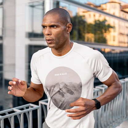 Langstreckenläufer mit weissem Herren-Trainingsshirt mit Piz Palü.