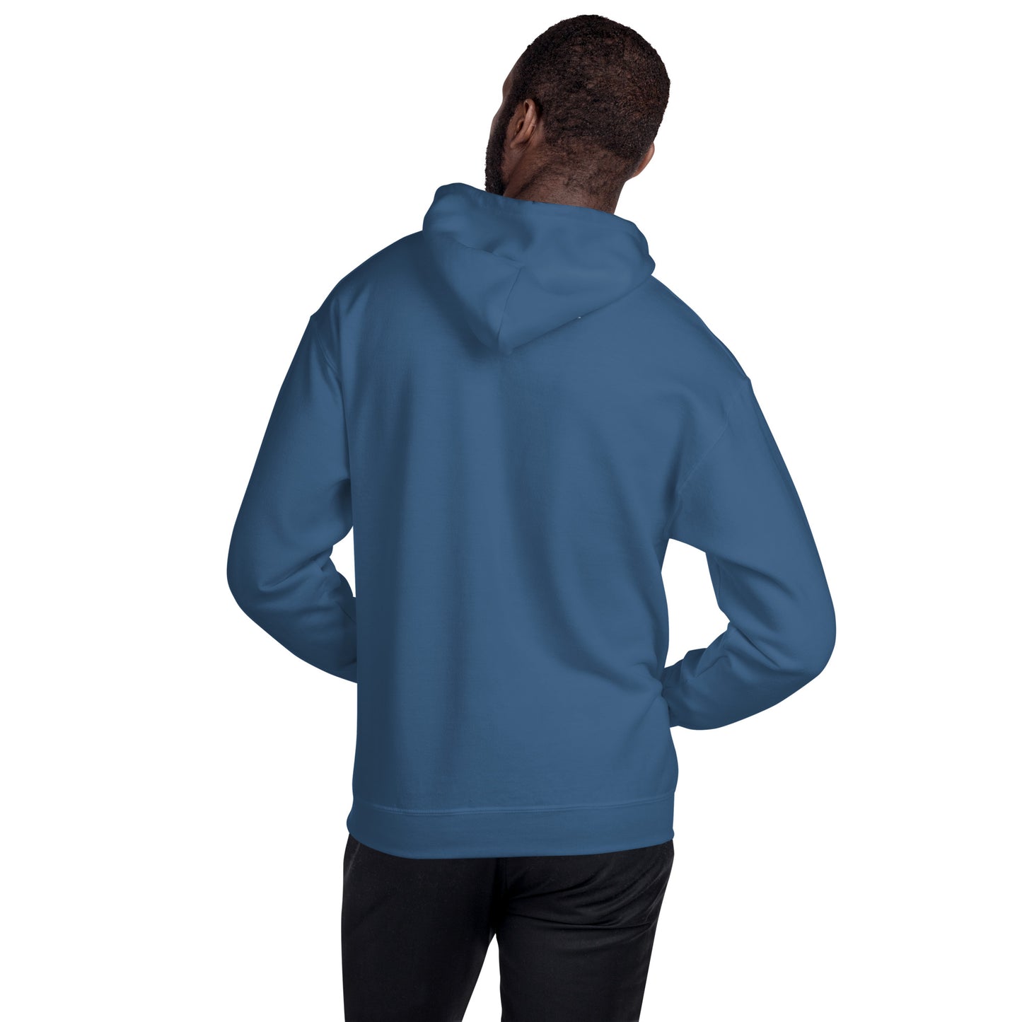 Dieser Wanderfreund trägt ein indigoblauen Herren Hoodie aus der Säntis-Collection von Vallada. Er steht mit dem Rücken zur Kamera, so dass wir die Rückseite des Hoodies sehen können.