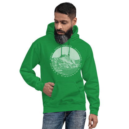 Dieser Herr in seinem grün-weissen Hoodie ist perfekt gekleidet für den Besuch im Kybunpark. Das grün-weisse Hoodie für Männer aus der Säntis-Collection von Vallada in den Farben des FCSG ist ein Must Have für jeden Ostschweizer Fussball-Fan. 