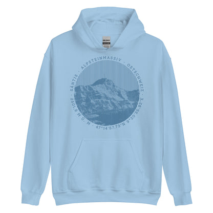 Hellblaues Herren Hoodie. Der Print zeigt den Säntis, einen legendären Berggipfel in den Appenzeller Alpen in der Ostschweiz.