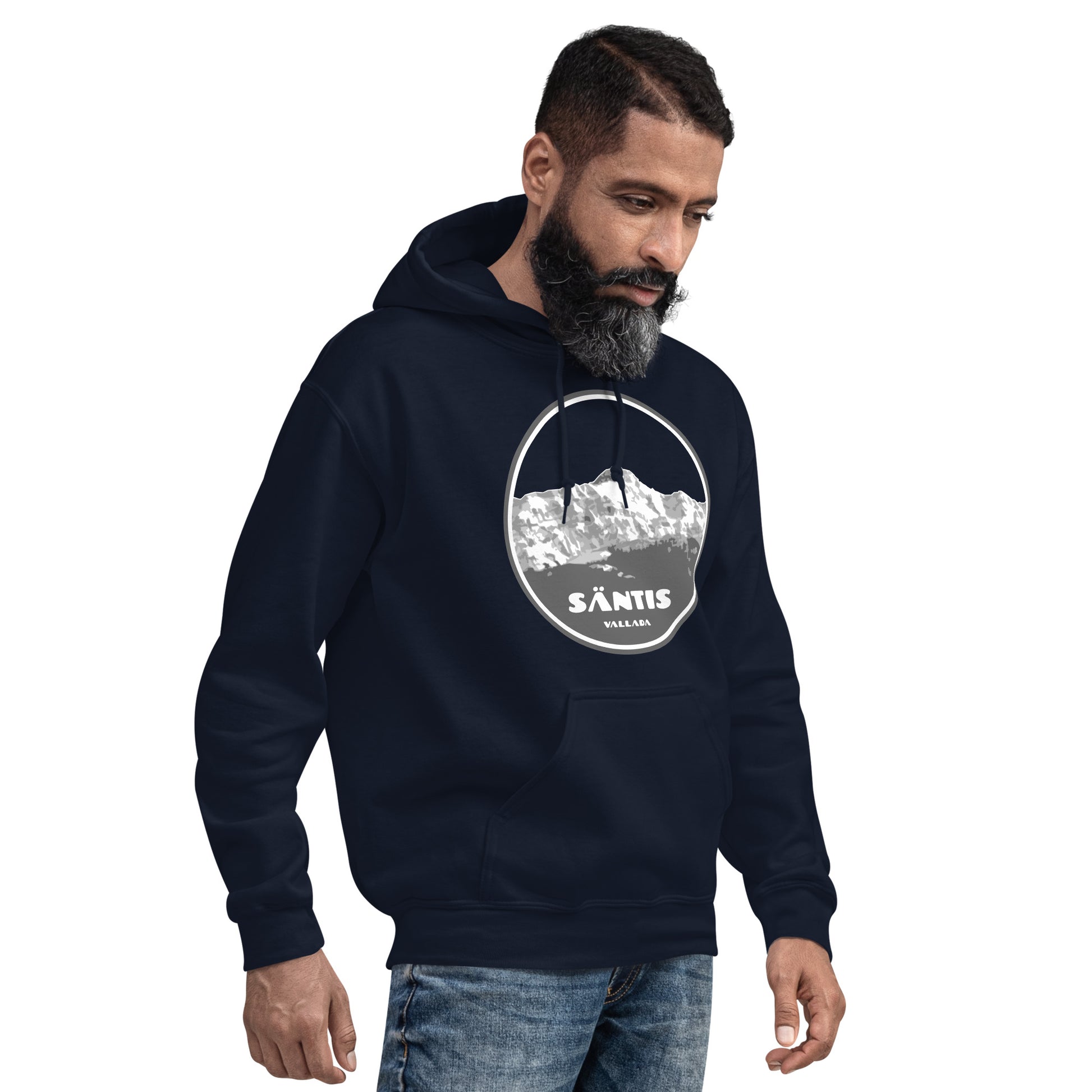 Bärtiger Mann mit Säntis-Hoodie in der Farbe Navyblau.