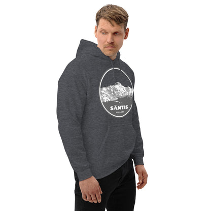 Jungbauer mit dunkelgrauem Säntis-Hoodie.