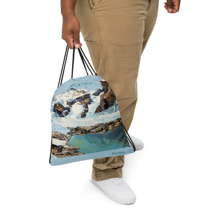 Sportbeutel Piz Bernina mit Bergmotiv, Kordelzug und seitlicher Tragetasche in Grau.