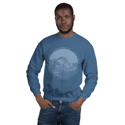 Junger Mann mit Sweatshirt in Indigo mit Säntis.