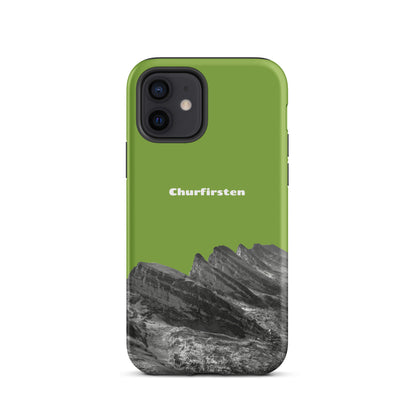 Gelbgrüne iPhone-Hülle mit Churfirsten-Motiv, robust und stylisch für optimalen Schutz.