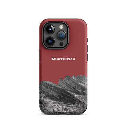 Robuste iPhone Hülle in Rot mit Churfirsten-Motiv und Schutzfunktion. Ideal für Outdoor-Aktivitäten.