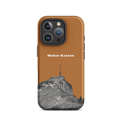 Robuste iPhone-Hülle in Kupferoptik mit Hoher-Kasten-Design, Schutzhülle mit Alpstein-Motiv.