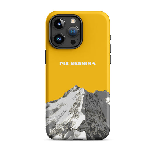 Hülle für das iPhone 15 Pro Max von Apple in der Farbe Goldgelb, dass den Piz Bernina in Graubünden zeigt.