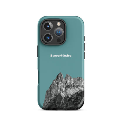 Robuste iPhone Schutzhülle in Kadettenblau mit Saxerlücke-Design im Alpstein, ideal für Outdoor-Aktivitäten.