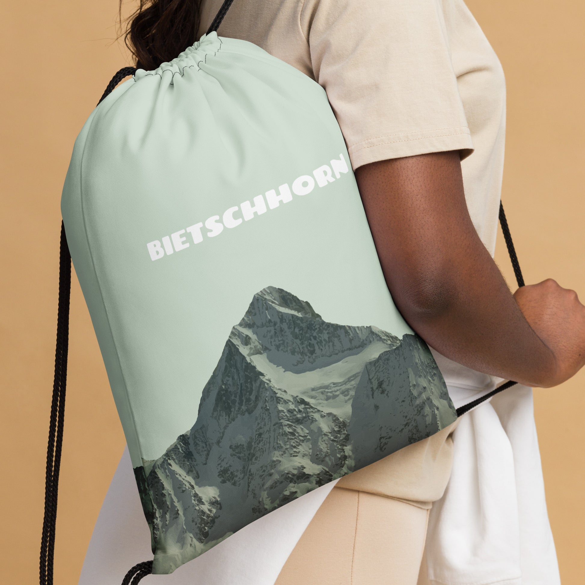 Hellgrünes Sportsöckli mit Bietschhorn im Wallis